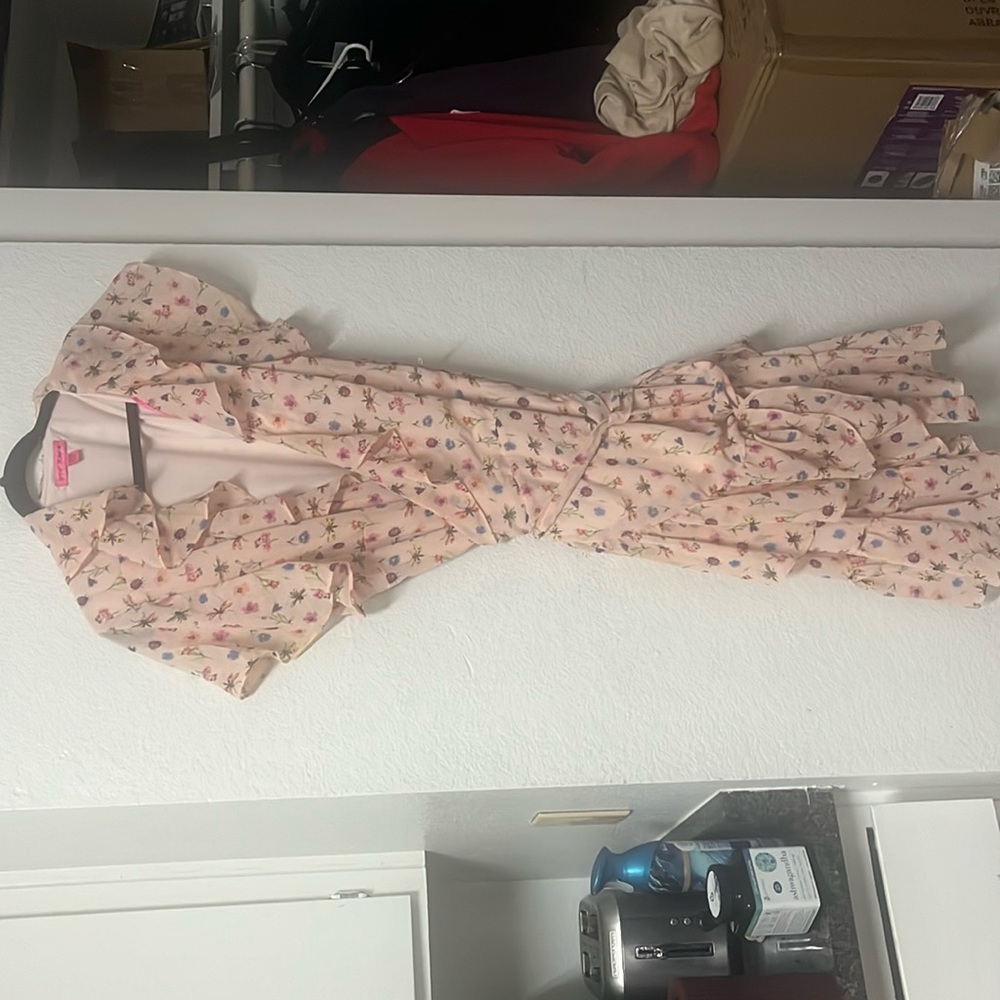 Light weight, worn twice for wedding and baby shower